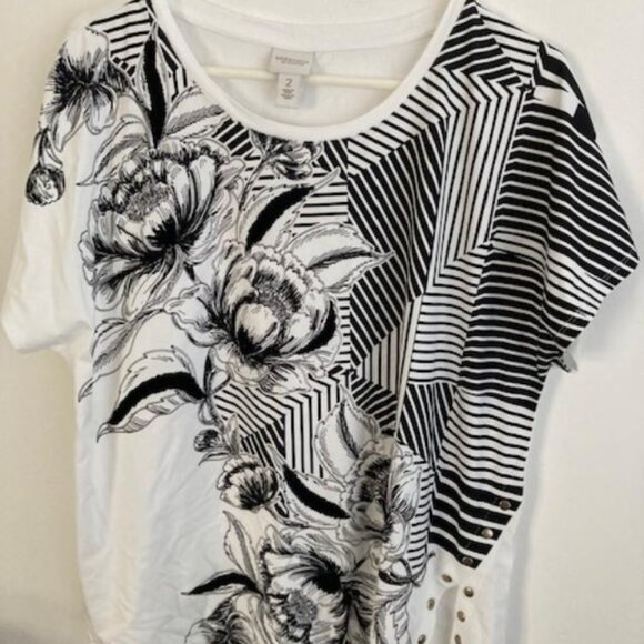 Chico's Tops - Weekends by Chicos Woman's Top Sz 2 Black White Flowered Short Sleeves